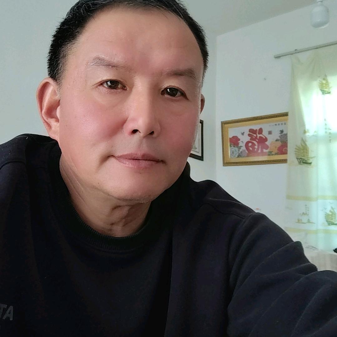 羽绒雪中飞