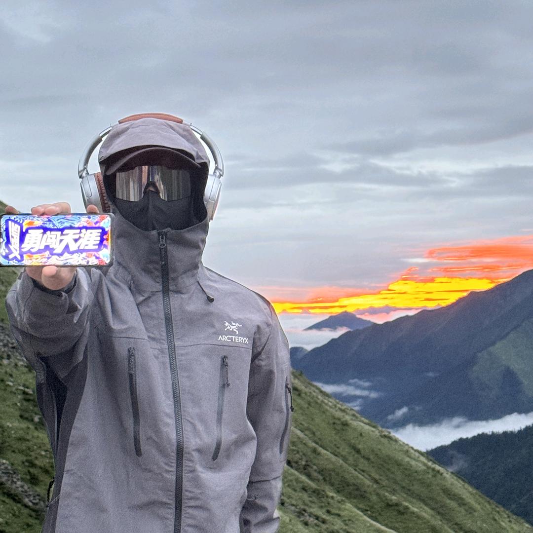 热爱旅行的吃嗯陈=（汽车改装师小陈）