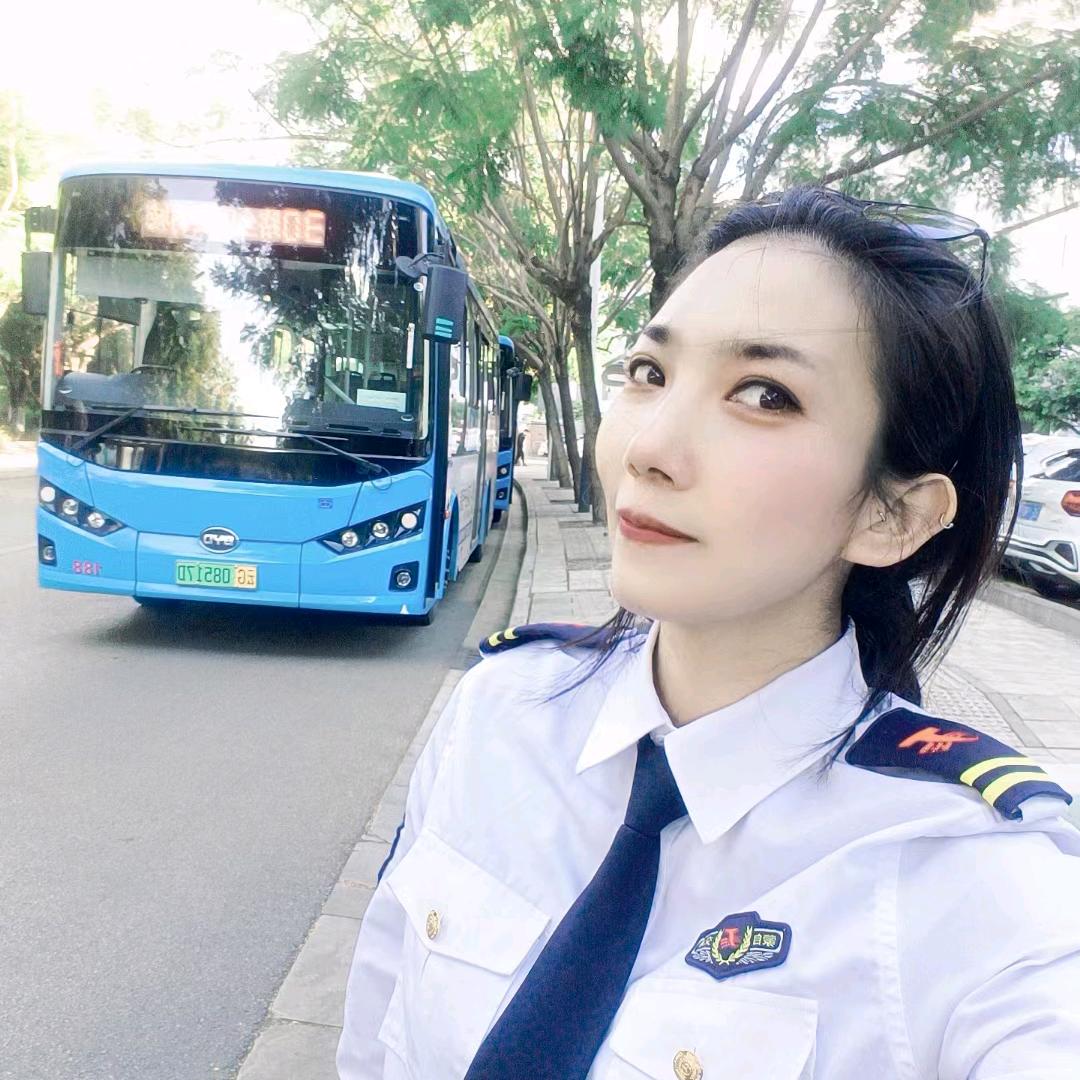 建水公交司机阿芳