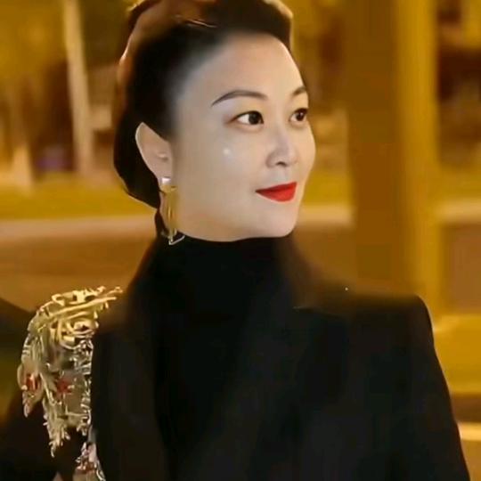 英子