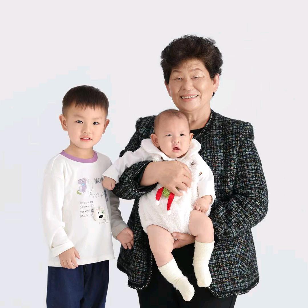 爱笑的凤姐（晚安奶奶）