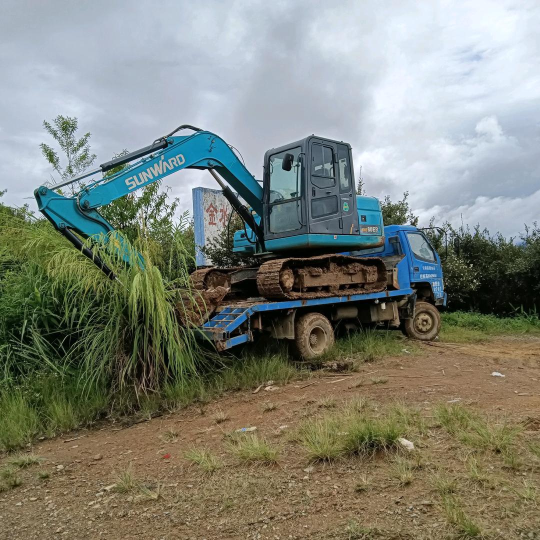 小邓，挖机，无人机吊运出租