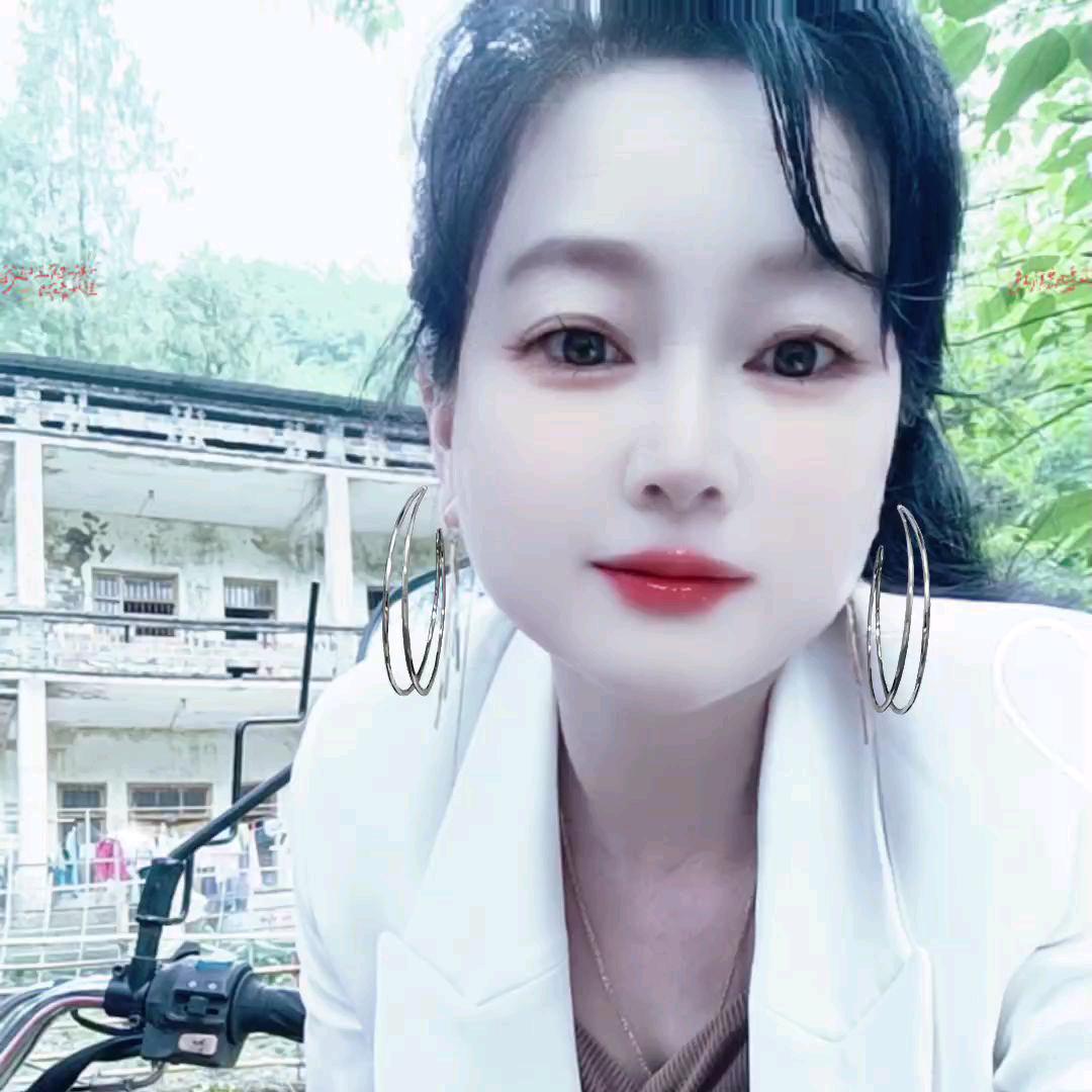 胡，，，，，，