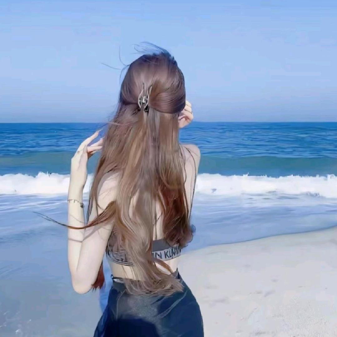 小珂Tinco（穿搭）