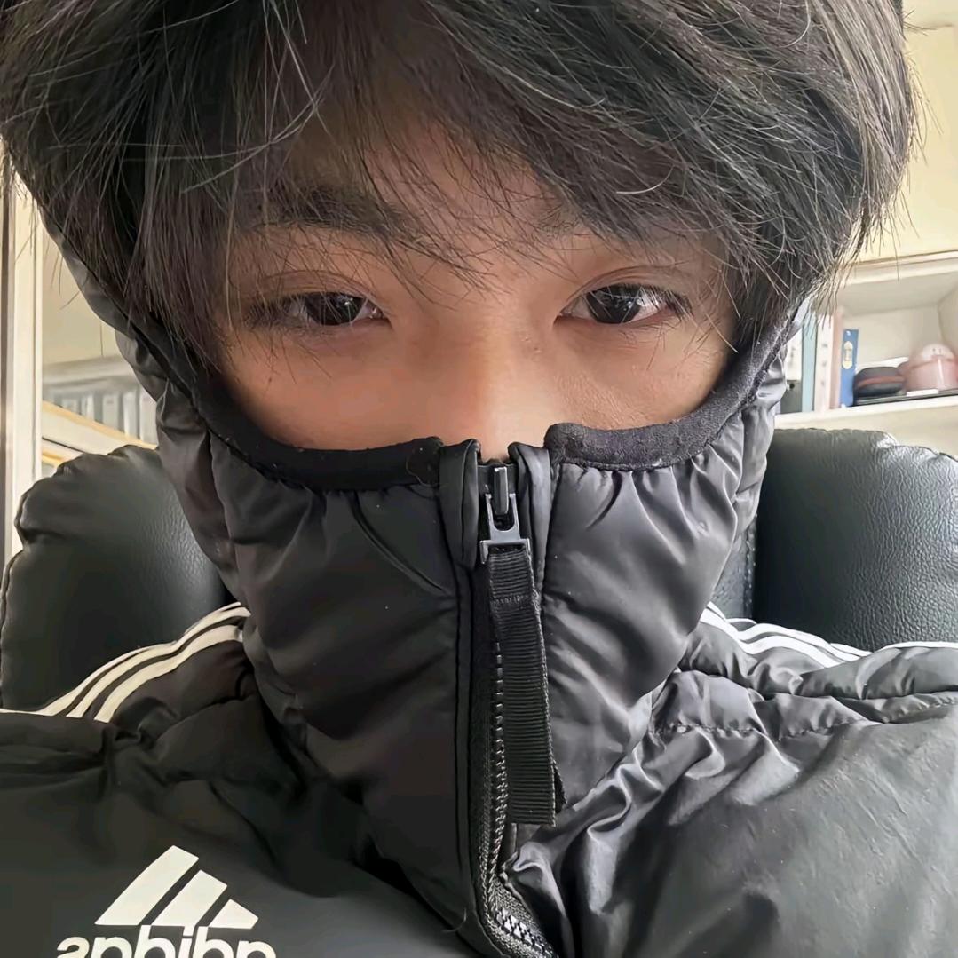 李泽洋.
