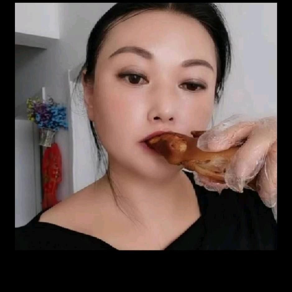 天然皇后中午十一点十分开播