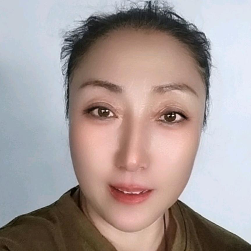黑郁金香
