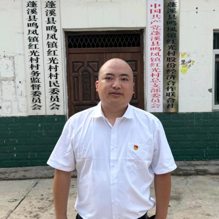 遂宁村干部（小杨）