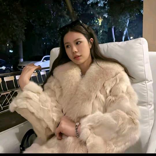 丁羊筠穿搭分享