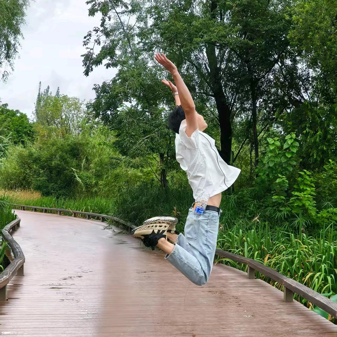 小阿金😪😪😪