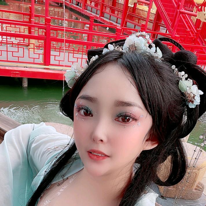 呆萌呆萌丫头