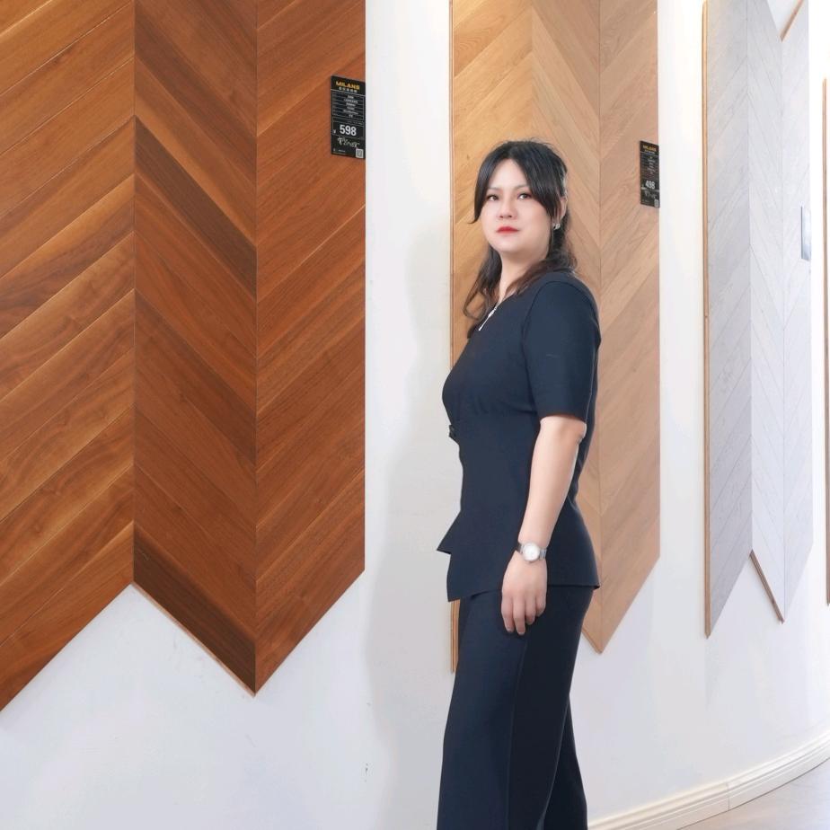 名天木业地板燕姐