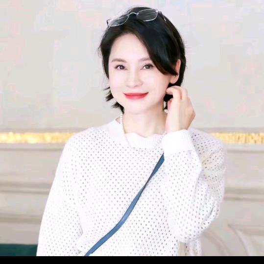 我是摩羯精选女装哲敏