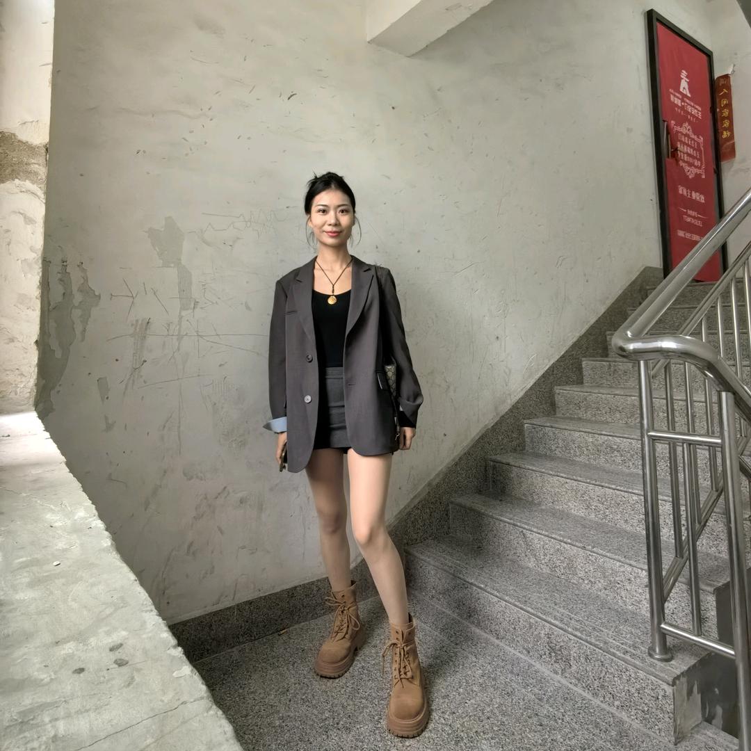 做石材的小姐姐