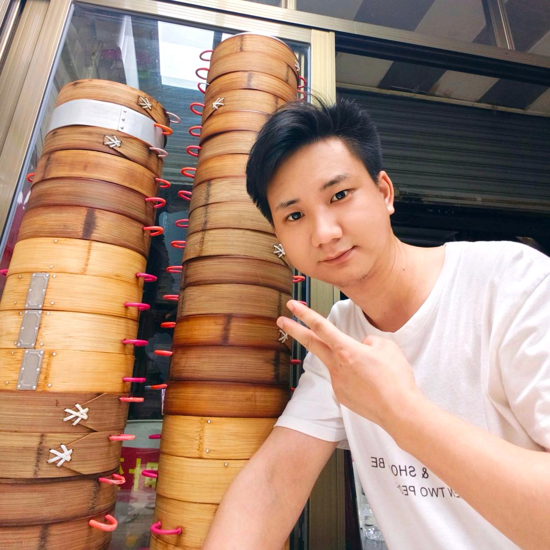 小龙爱美食