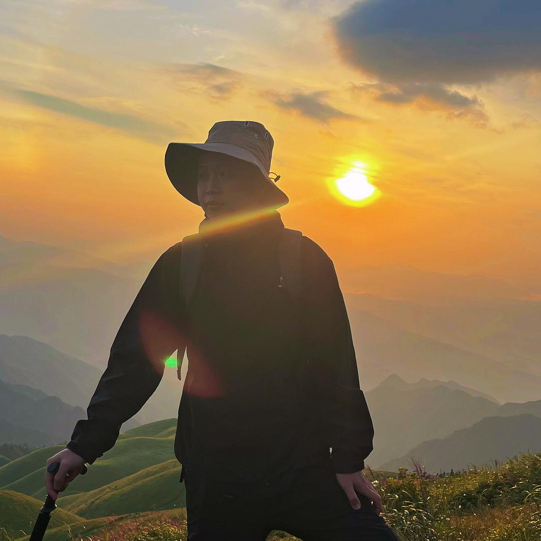 低调内敛的小林