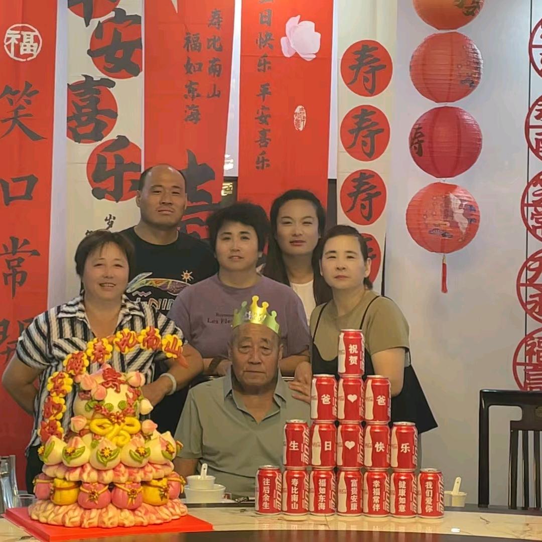 煎饼果子来一套，上班马上要迟到了。