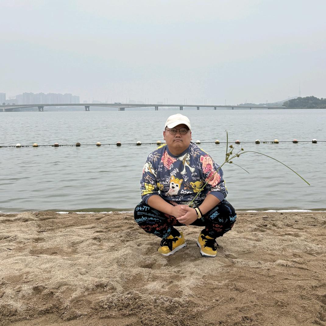 顽皮的黑熊
