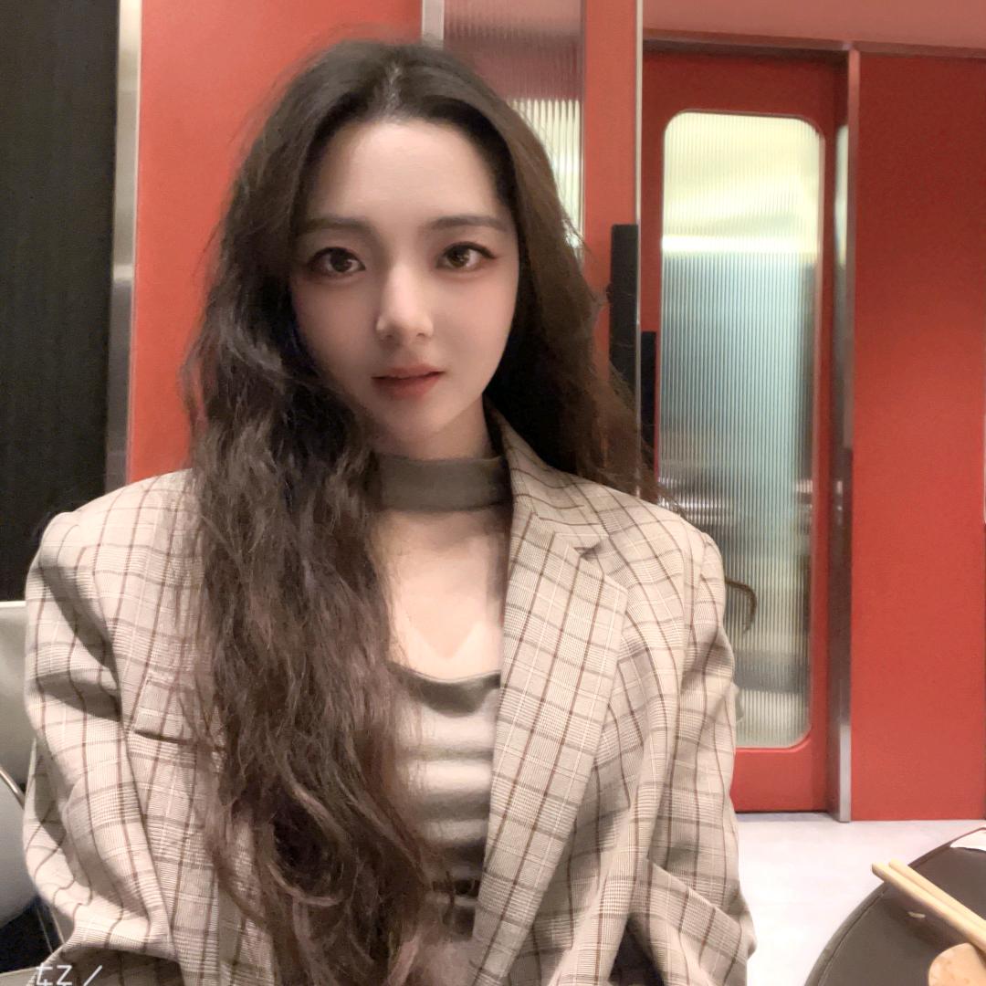 热爱小彩的璐璐