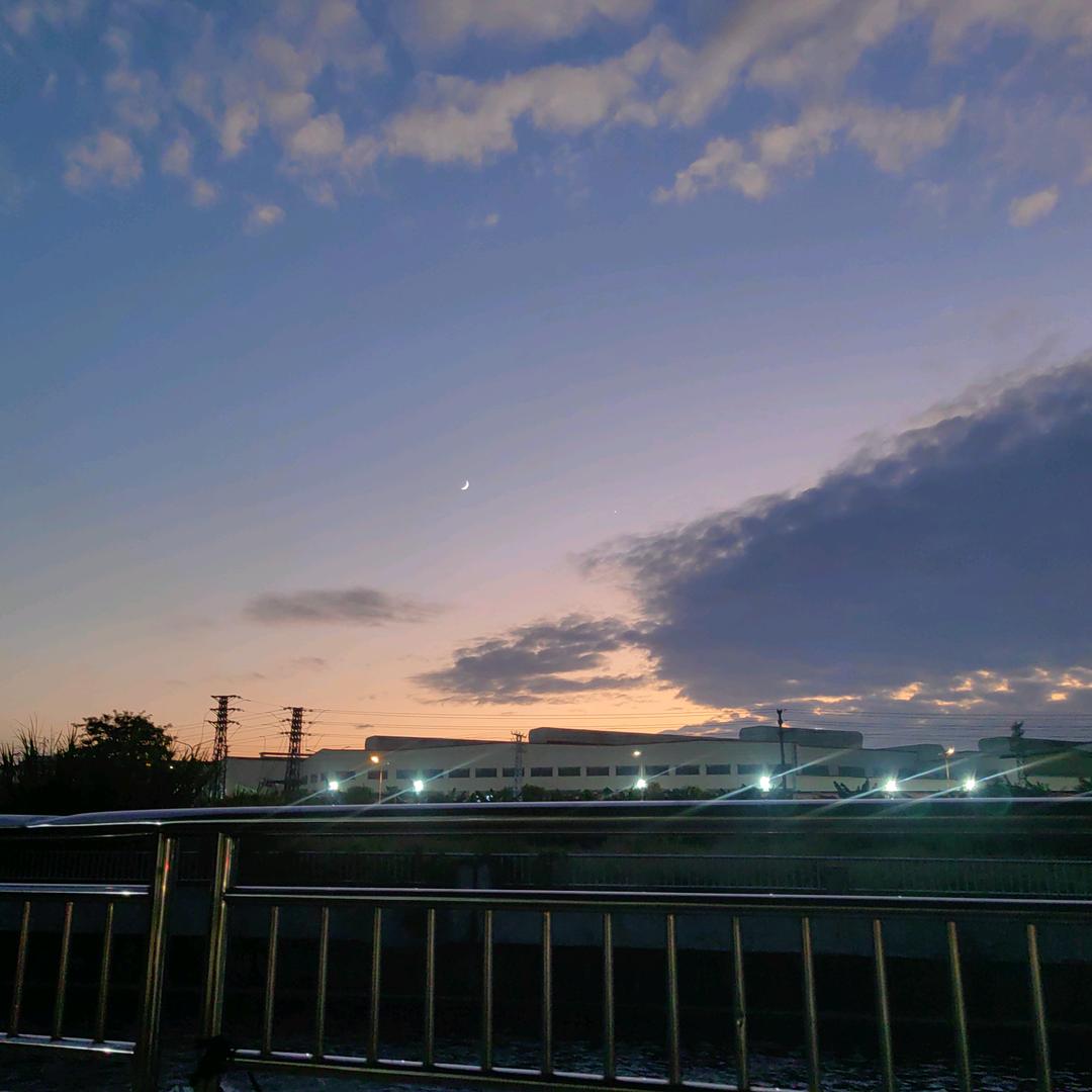 孤身一人闯天下。