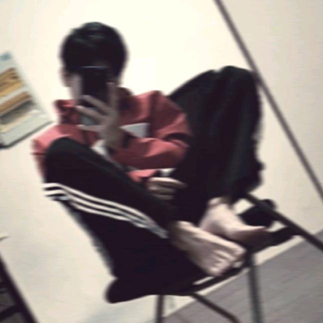 你有没有可乐喝啊°