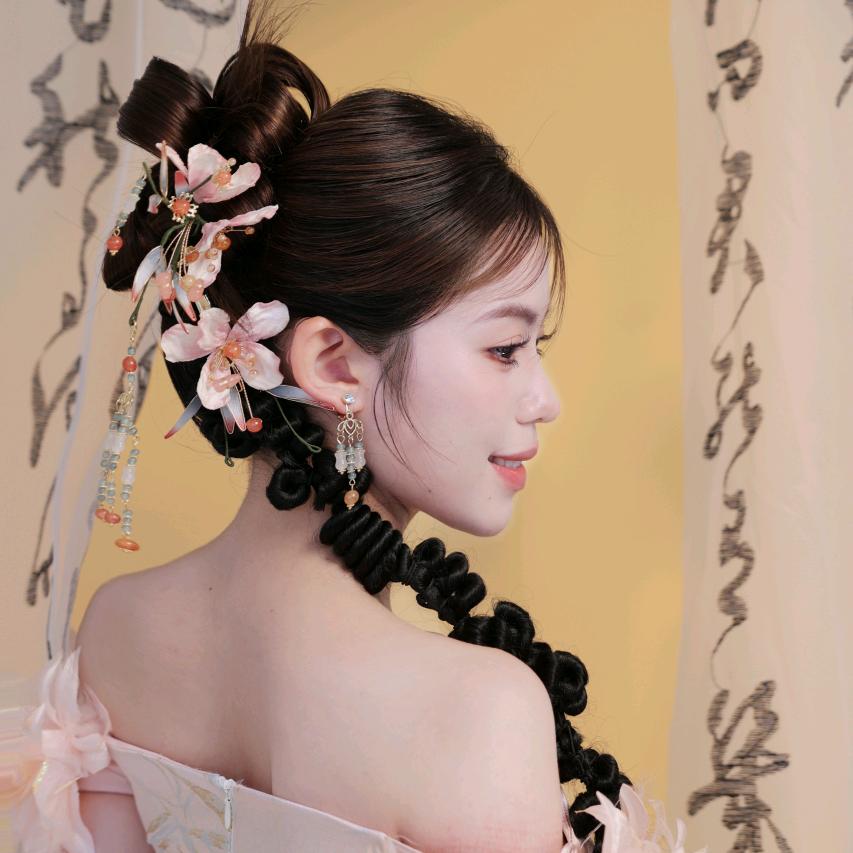 小漂亮爱唱歌🎶