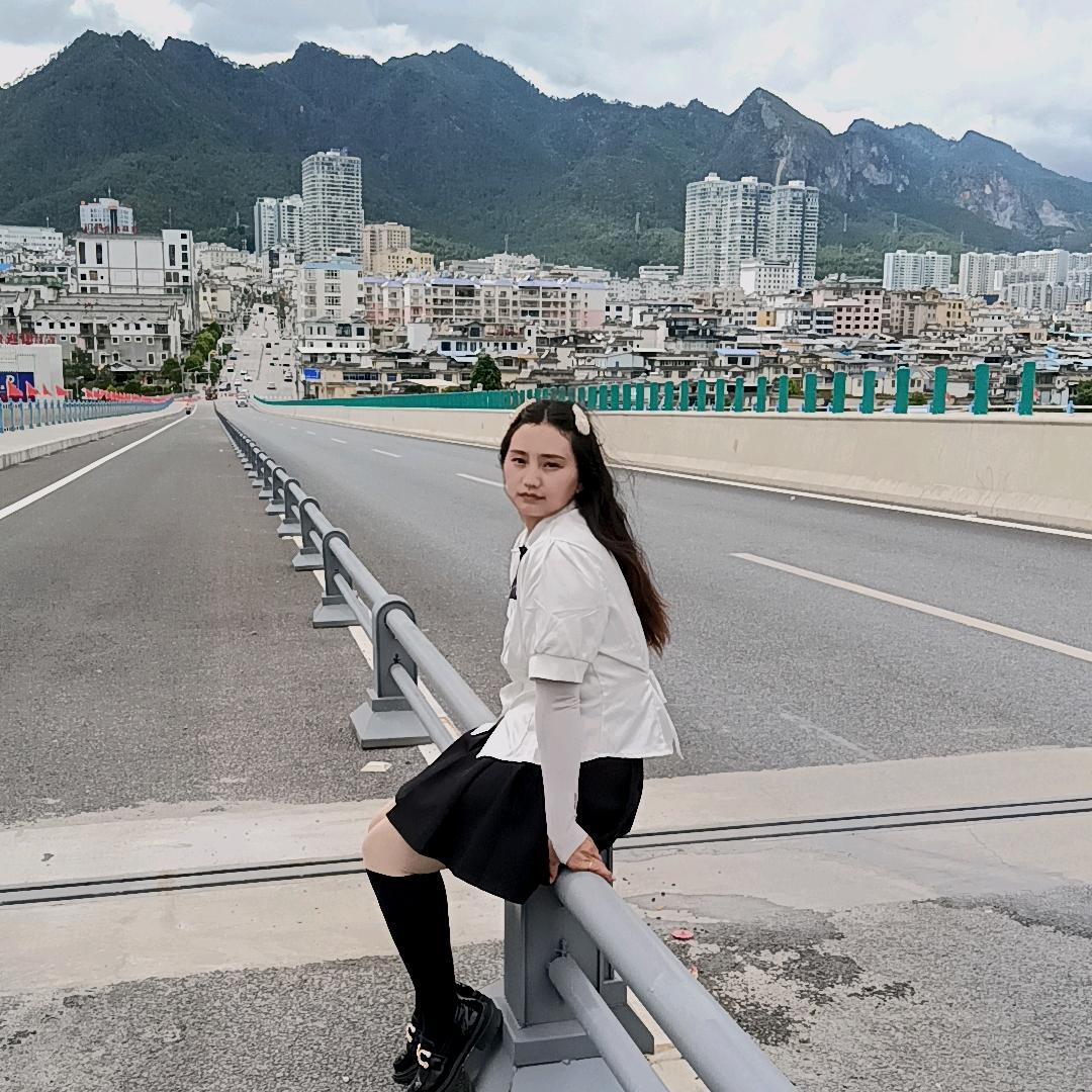 云南怒江白族~白妖聋半女孩