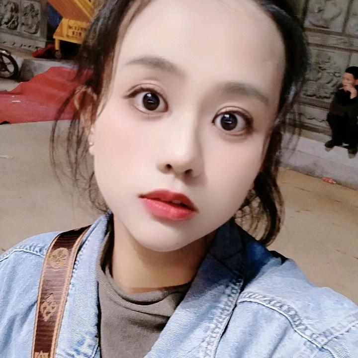 摆摊小妹