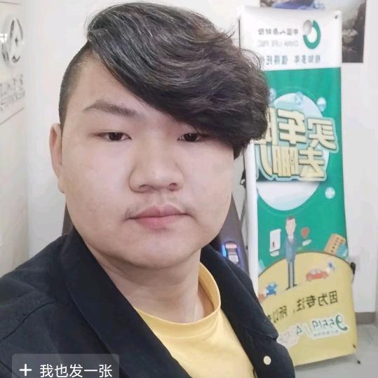 深夜孤独的狼