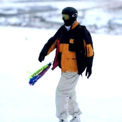 爱滑雪陆冲的梦飞