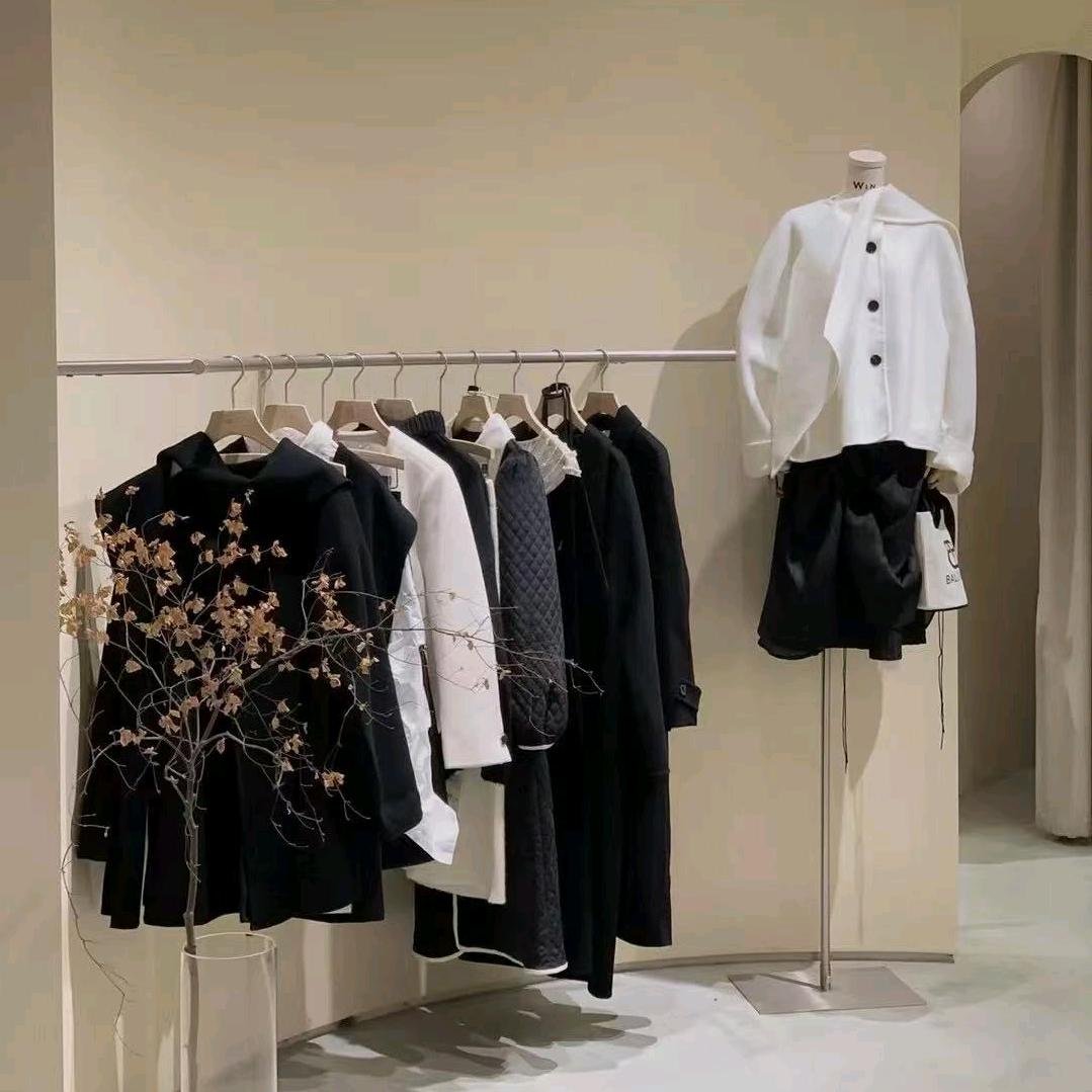 皓鸣时尚服装小铺