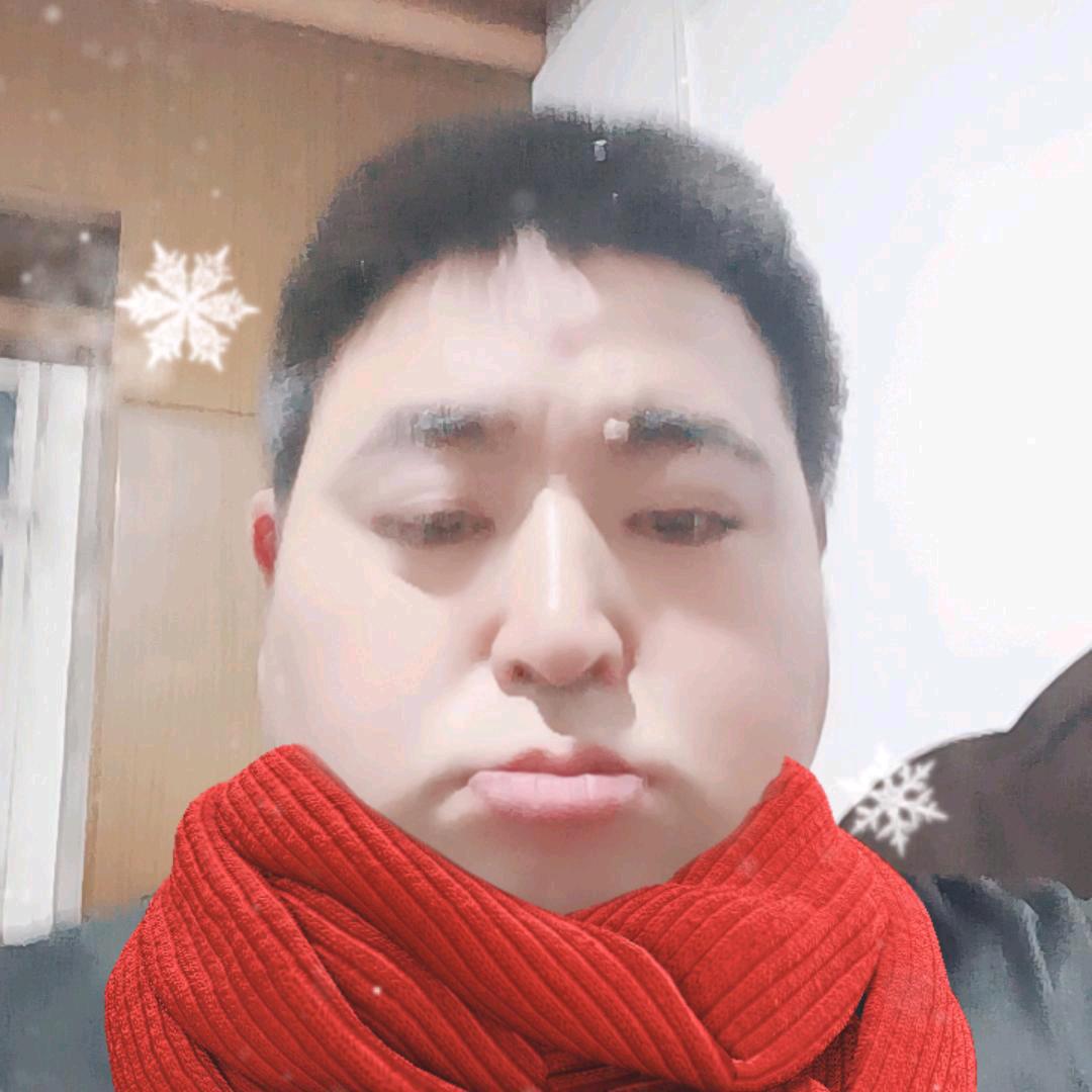 爱奇石人，捡石头