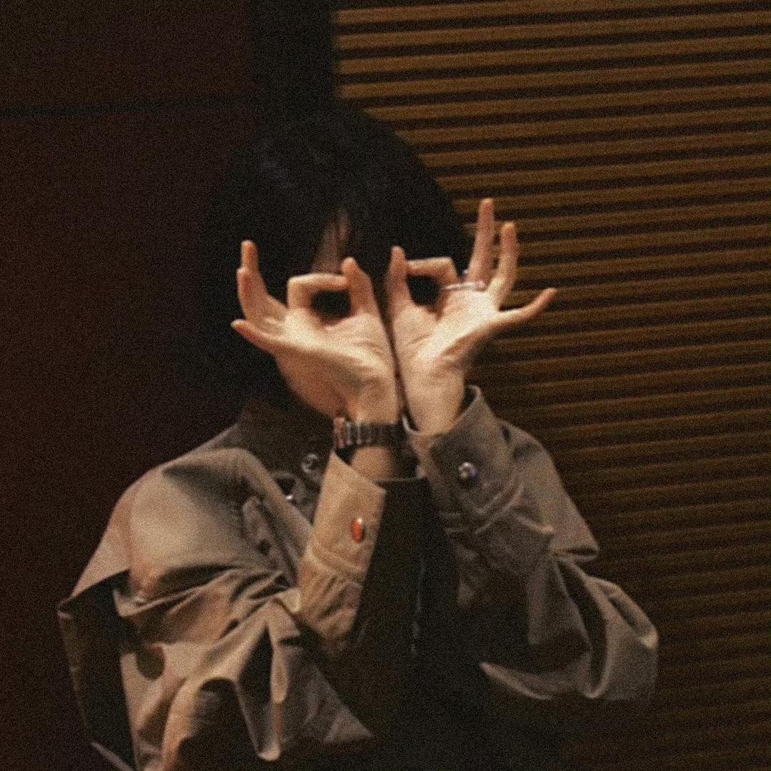 耿耿秋月夜
