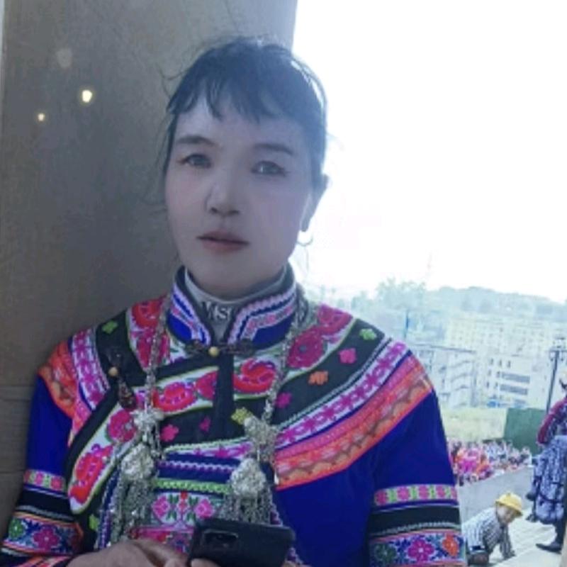 傈僳梅梅