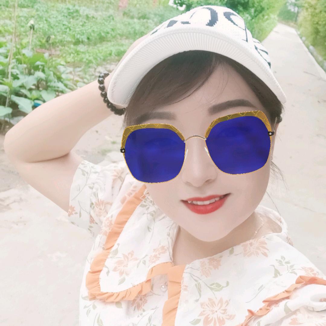 巧月凝霜眸