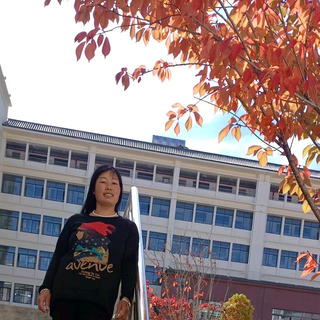 嗯