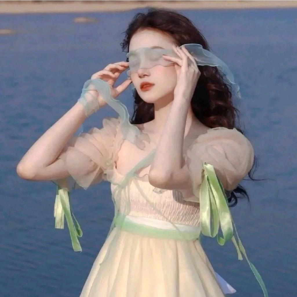 脸圆圆的很可爱啊