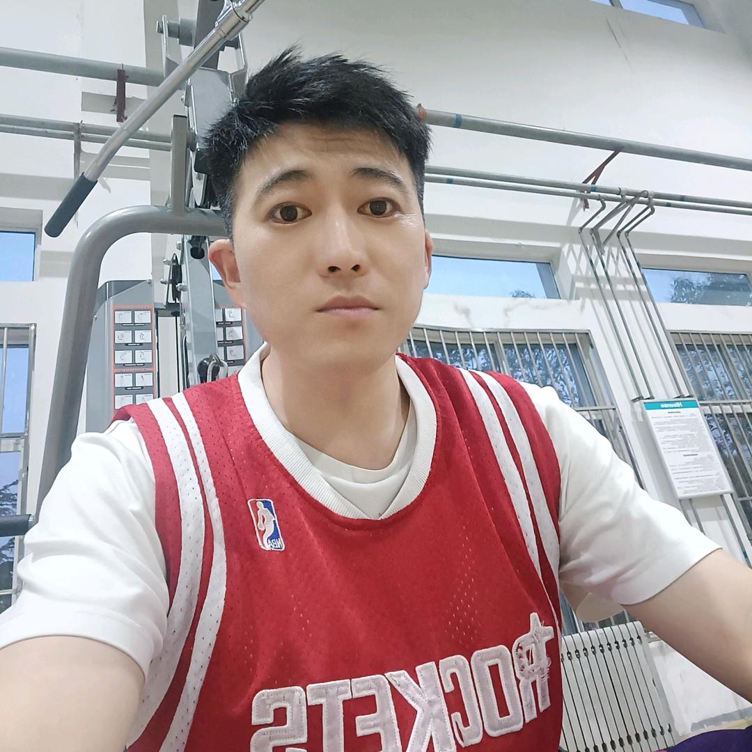 爱打🏀的小涵