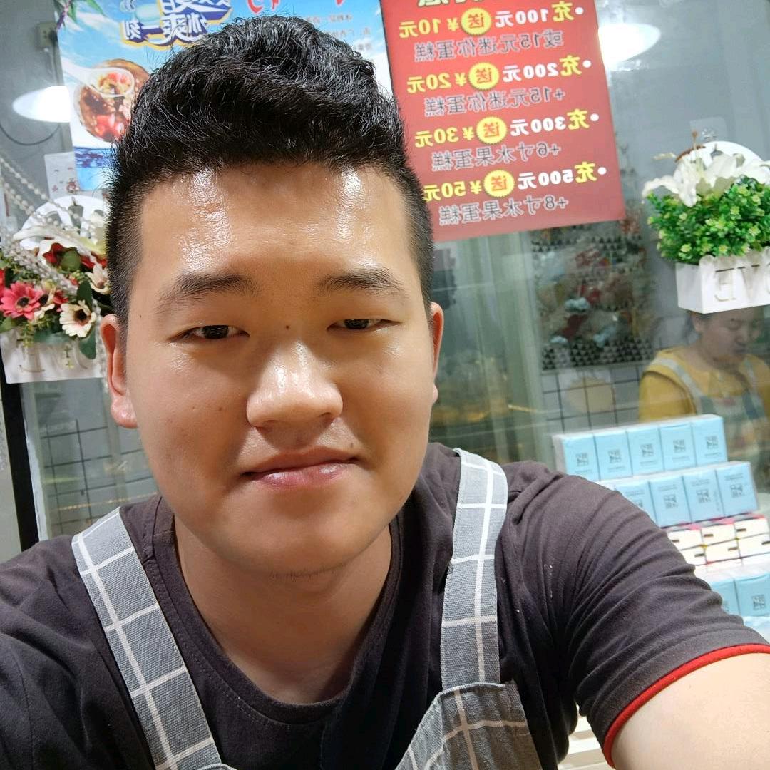 做蛋糕的小董师傅