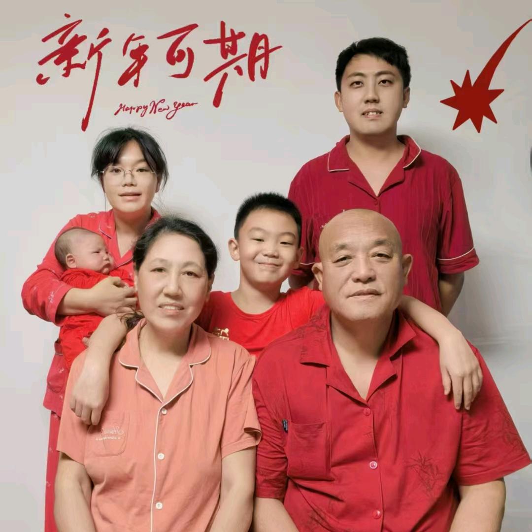 九龙里市场“一家三口海鲜摊”