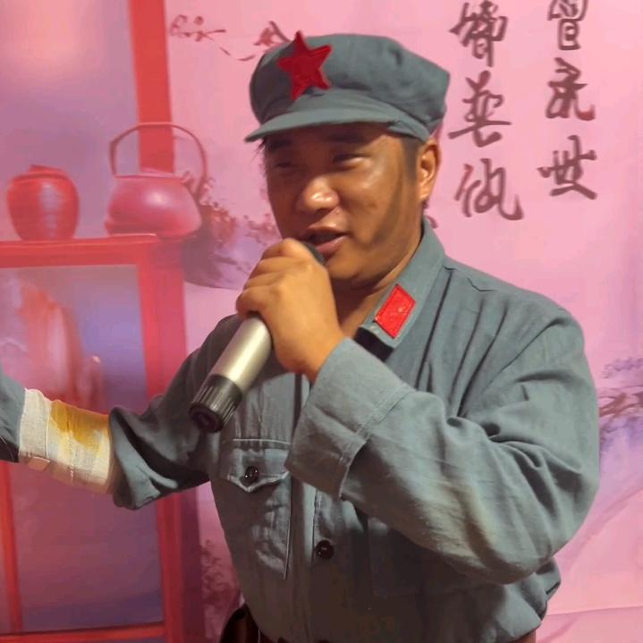 演员胡少