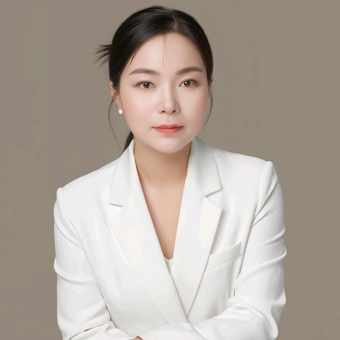 资深餐饮人颜月