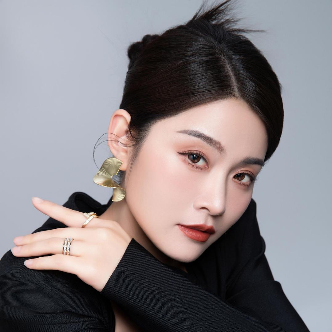 海莉直播-甄选好物