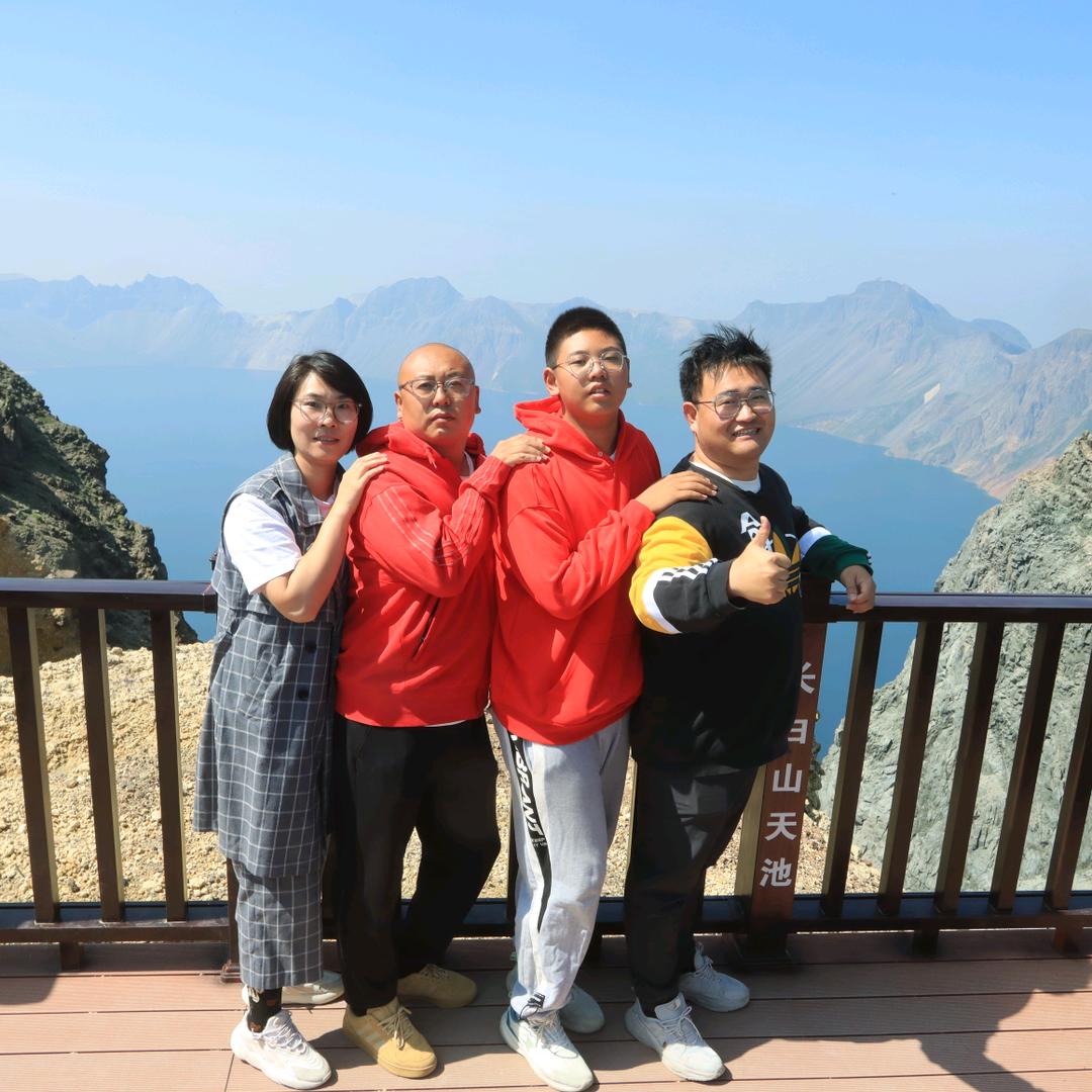 何龙_