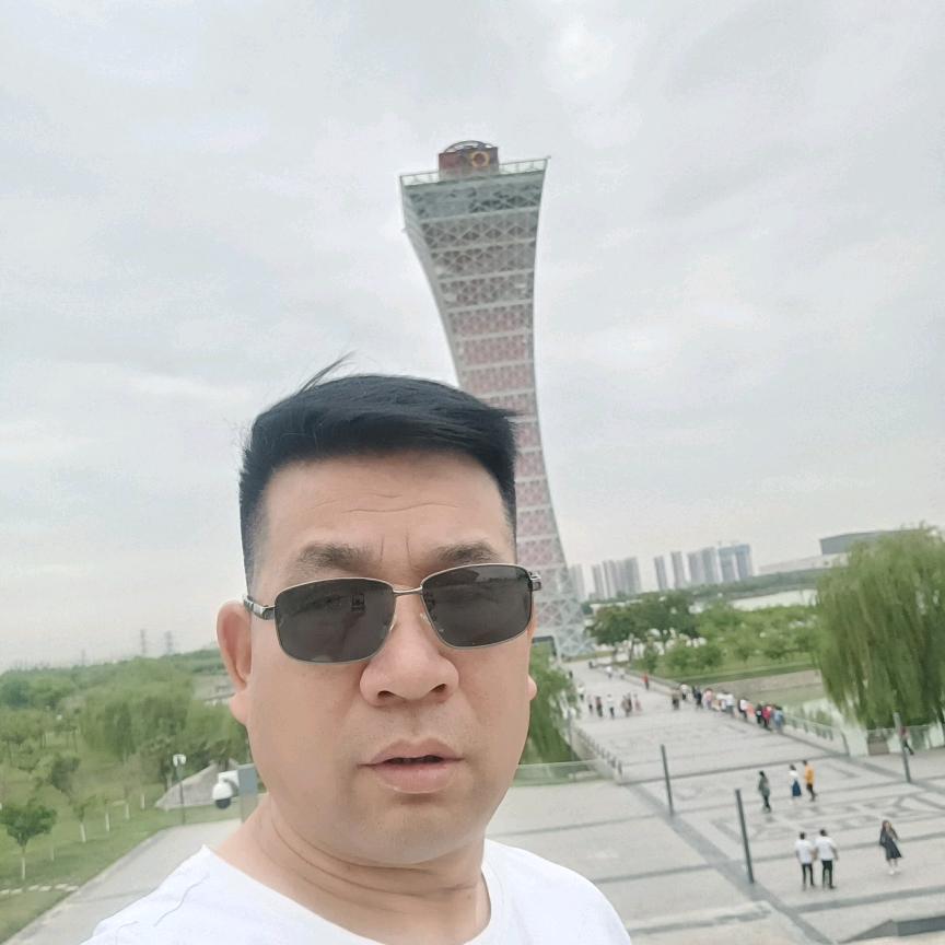 请叫我，何老板