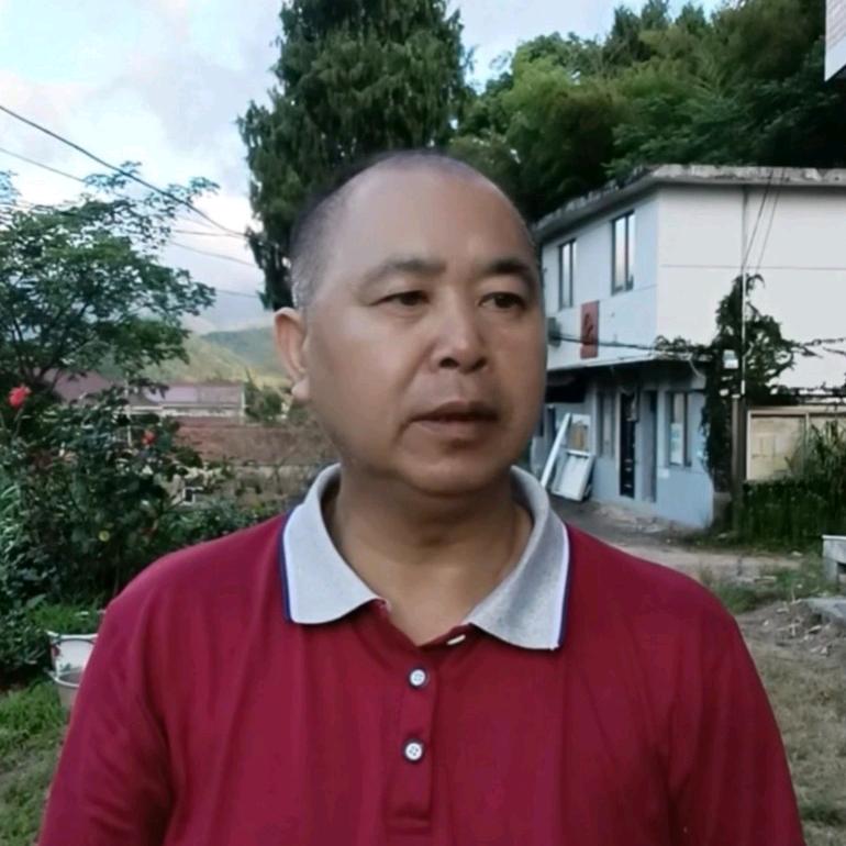 周哥(晚8、5O分)