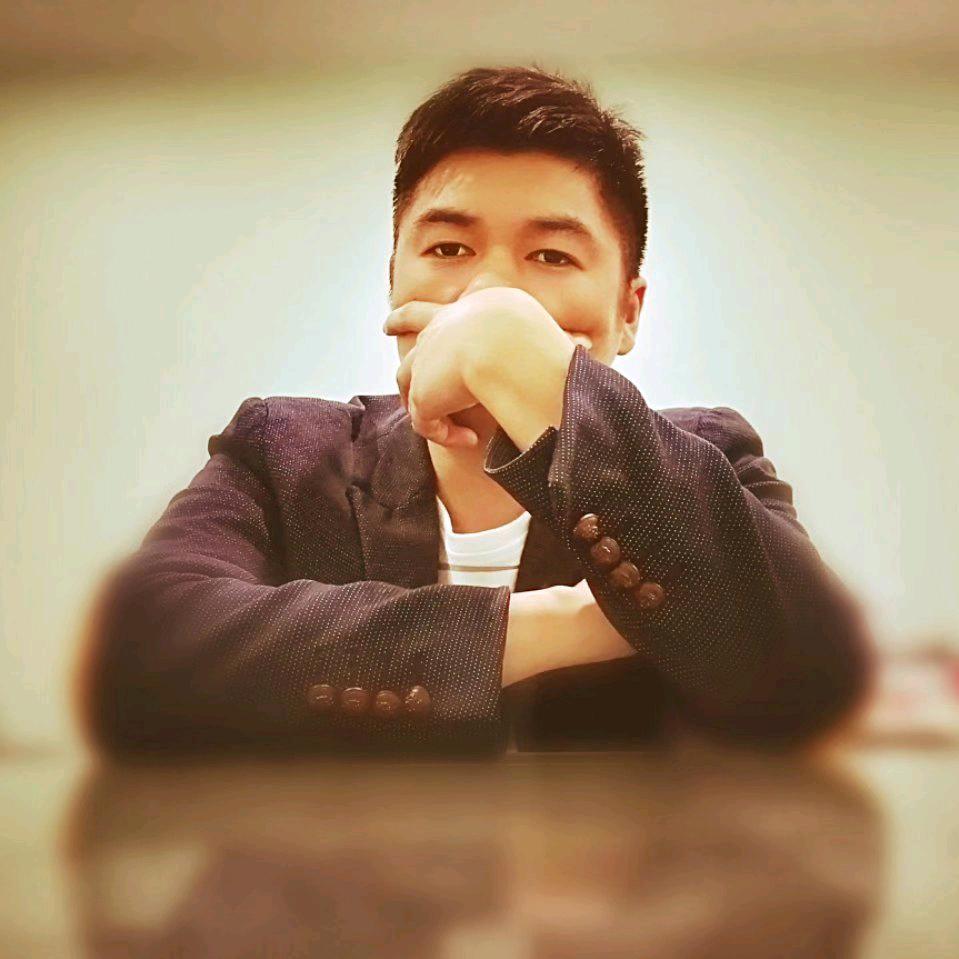 #80后牛马夜归人