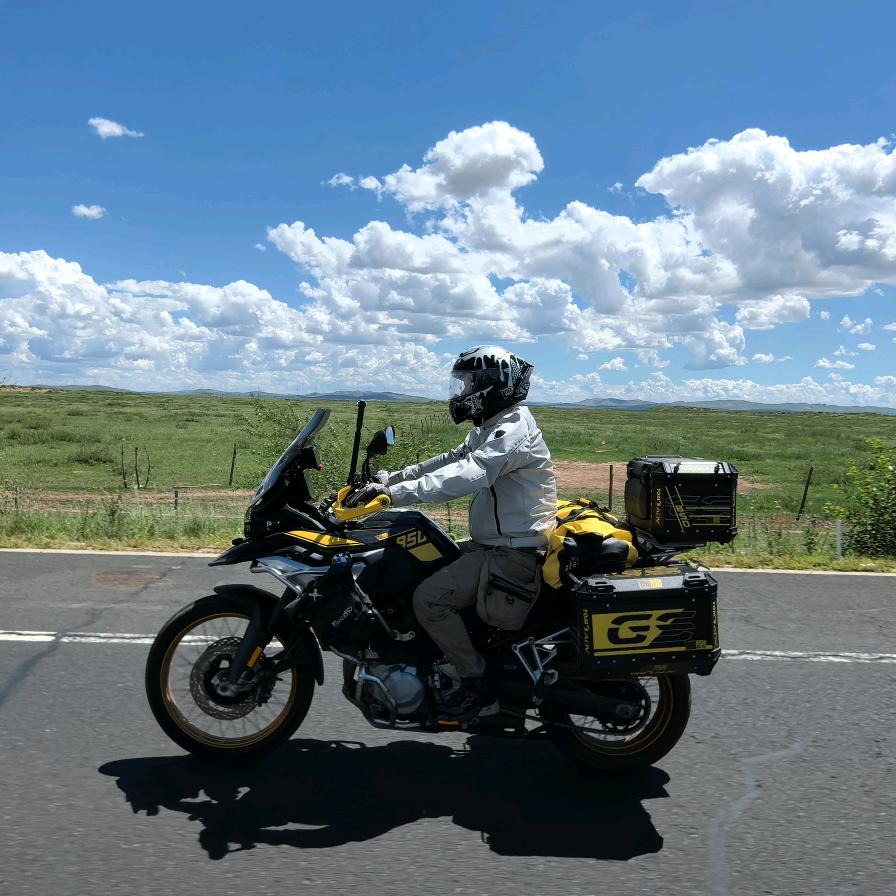 彳亍          ⚠️