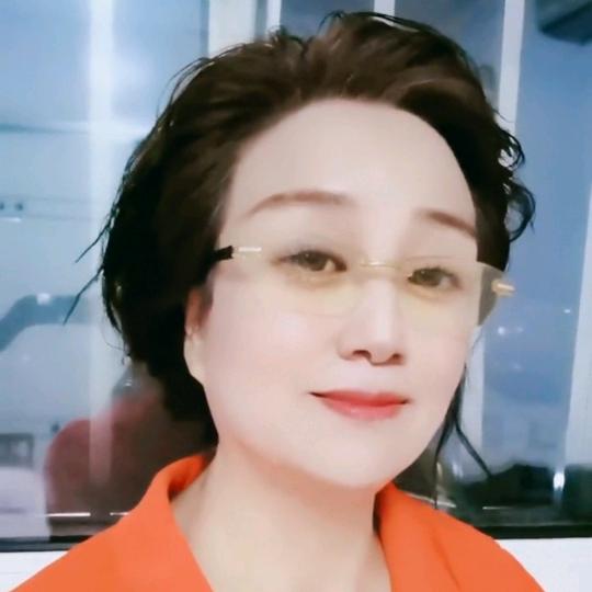 梓 涵