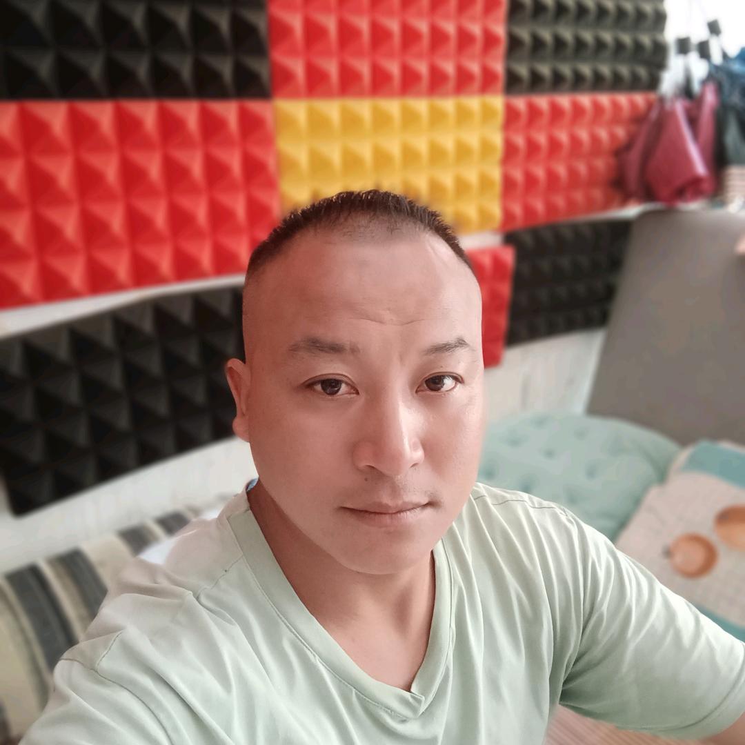 尹氏桃廷果业信息部：主营：代办/代收香蕉